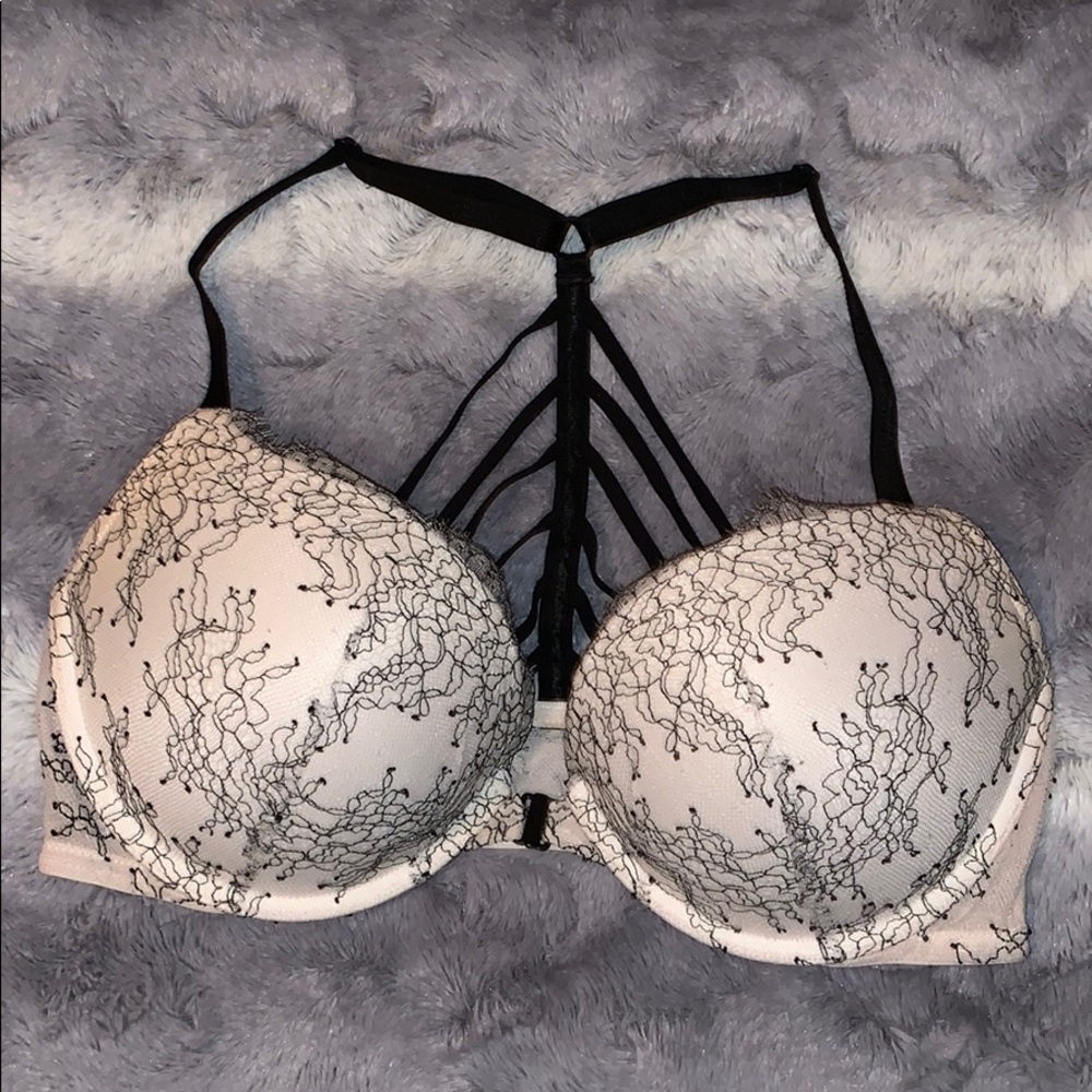 Victoria Secret very sexy push-up 36D